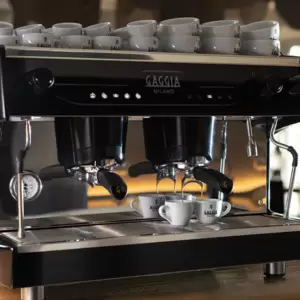 Enjoy the La Decisa traditional coffee machine in environments such as coffee shops, cafes and hotels.