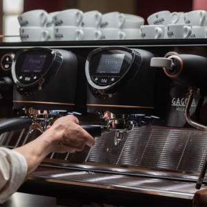 Gaggia La Reale is an industry approved traditional coffee machines that delivers everything the modern day Barista needs.