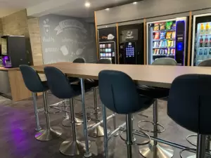 Coinadrink simplifies the vending machine service for you.