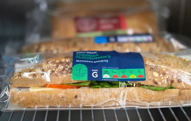 Coinadrink provides a comprehensive fresh food vending service for your business.