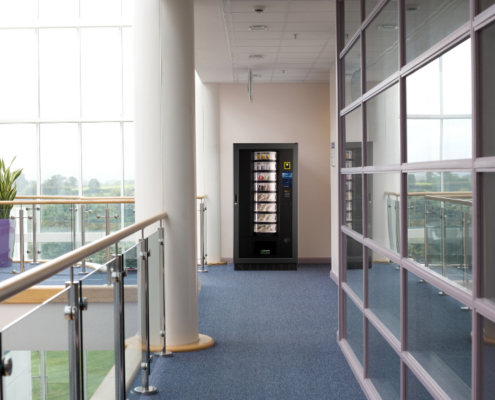 Westomatic Easy 6000 Pro Fresh Food Vending Machine Corridor The Westomatic Easy 6000 Pro Fresh Food Vending Machine is great for corridors and open spaces.